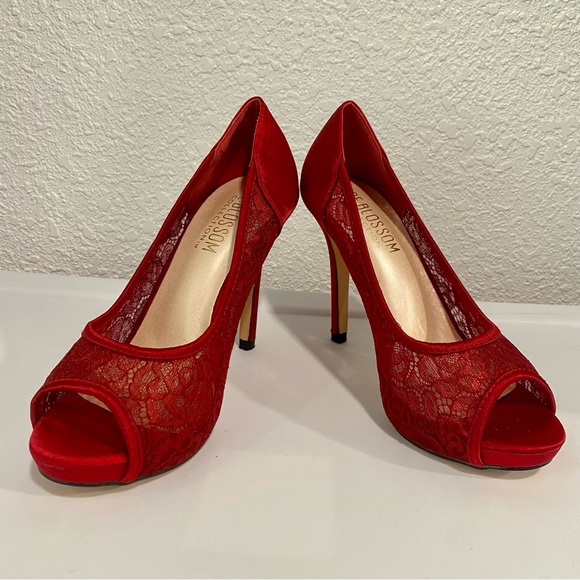 Red Lace Heels - Picture 5 of 9